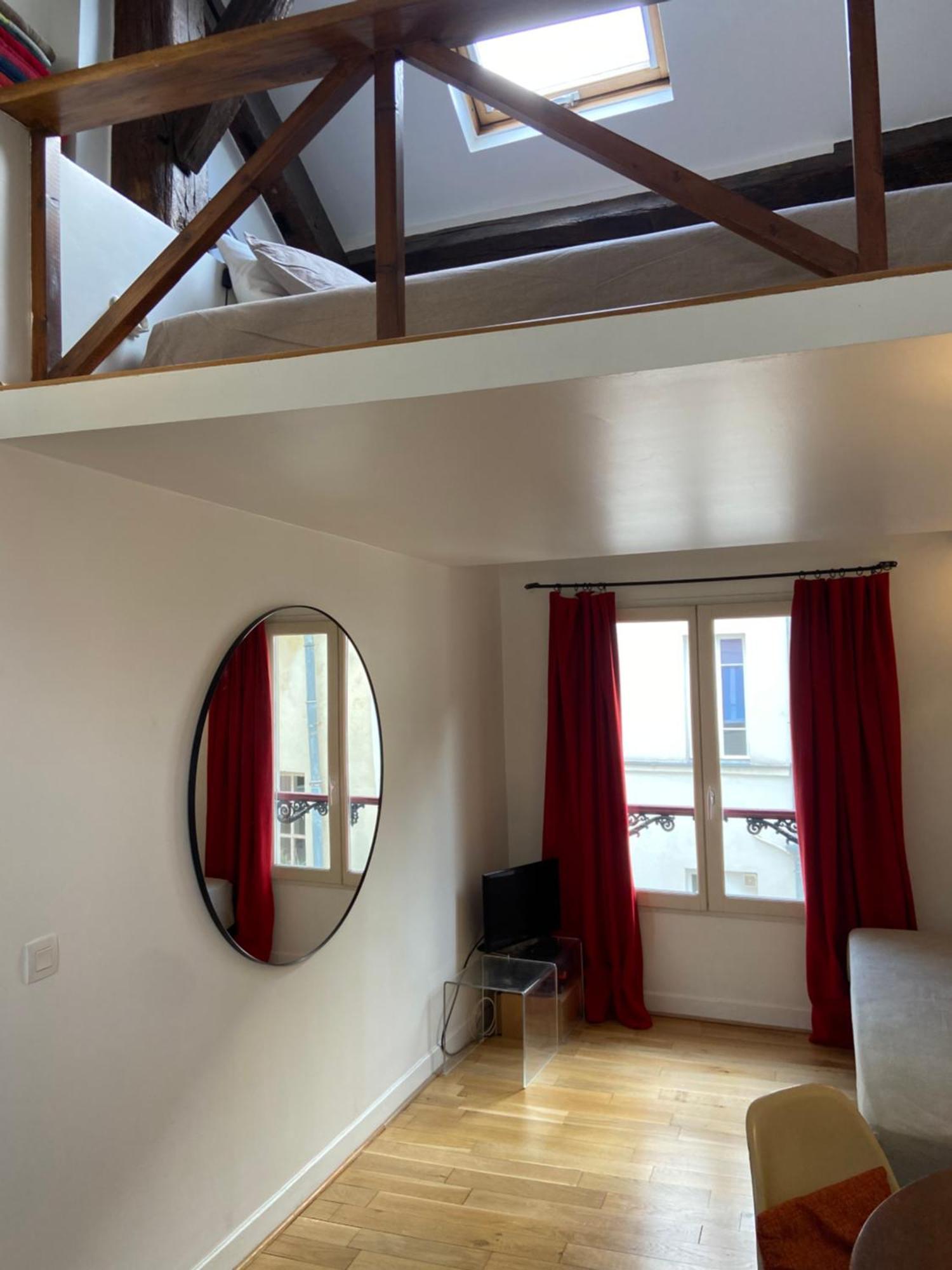 Appartement Marais With Mezzanine